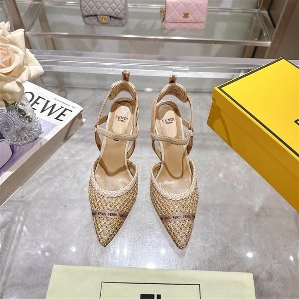 2025112818418912 260